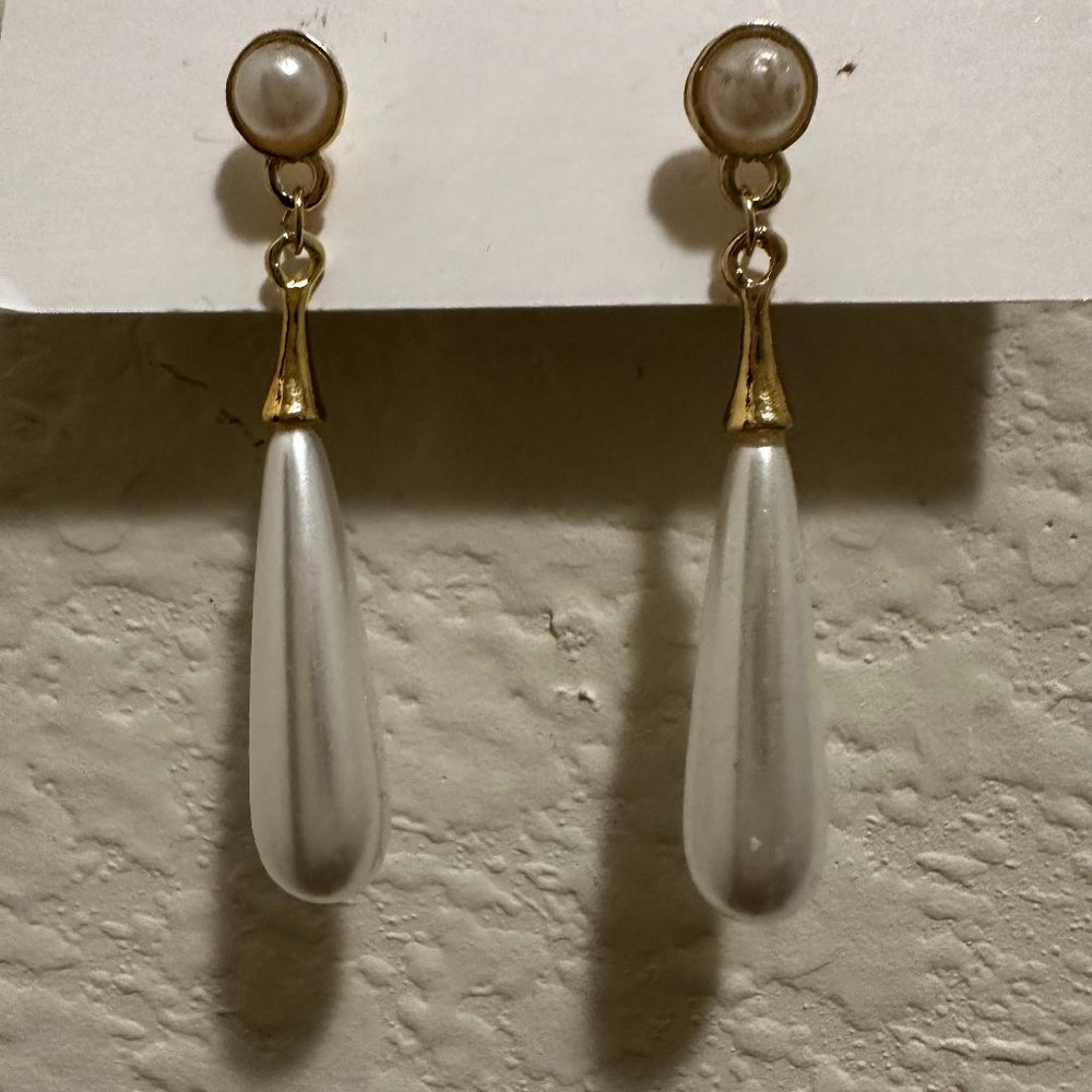 Elegant, Vintage Style Womens Fashion Earrings